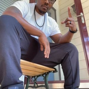 Meet your Posher, Damien